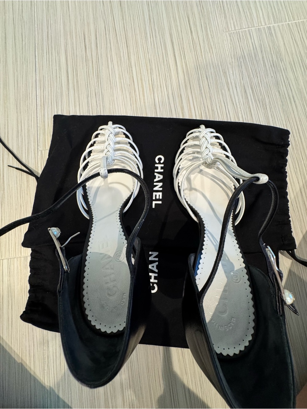 Authentic CHANEL Black & White Leather Sandals Size EU 38.5 / US 8 - Picture 8 of 14
